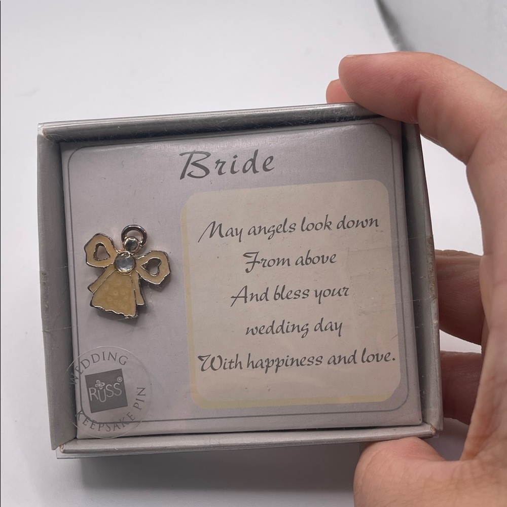 Russ Gold Angel Pin with Gem